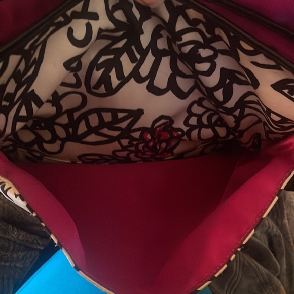 Coach Poppy Daisy Graffiti Messenger Style Shoulder or Crossbody Bag F16915 - Picture 3 of 12